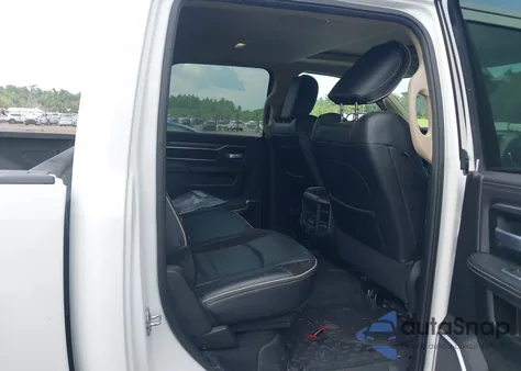 2020 Ram 2500 Laramie 4X4 6'4 Box z USA, uszkodzony, nr VIN 3C6UR5FJ3LG141592